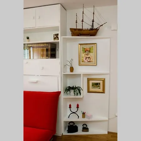 Appartamento One Step Away From Beach & History *